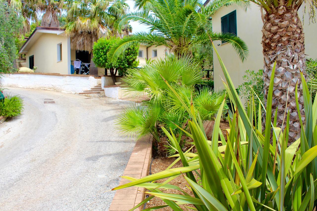 Villaggio Turistico Defensola Vieste Bagian luar foto